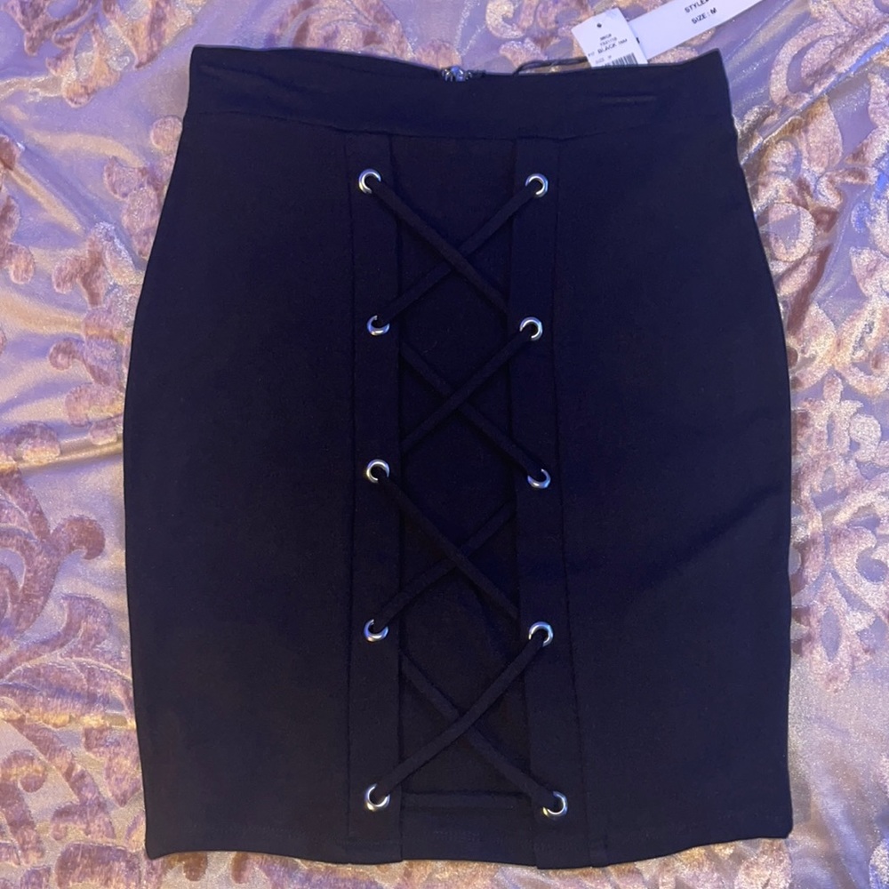 Black / skirt / lace